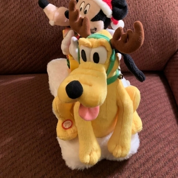 Vintage Disney gemmy animated Mickey Pluto goofy singing here comes Santa Claus - Picture 4 of 9